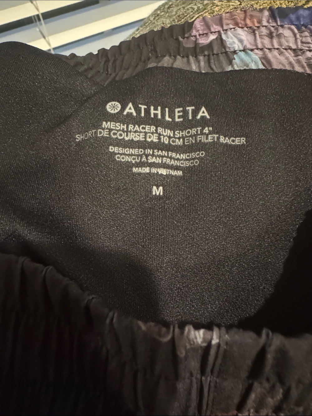 Athleta Mesh Racer Run Mid Rise Short Sz M - Picture 6 of 6